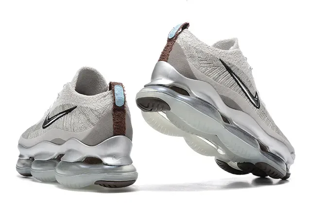 Nike Air VaporMax Plus Light Gray Silver Lifestyle Sneakers 3