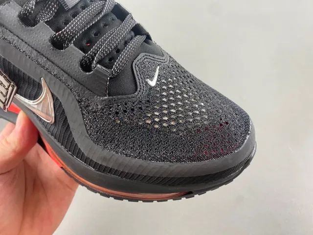Nike Air Zoom Pegasus Chaussures de course noir et rouge 2