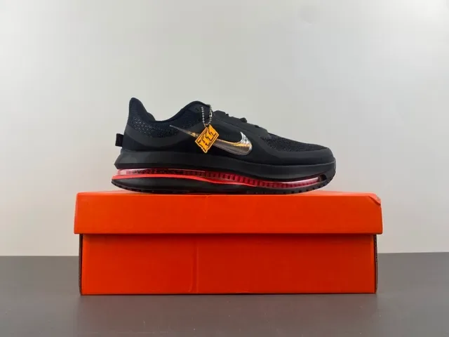 Nike Air Zoom Pegasus Chaussures de course noir et rouge 16