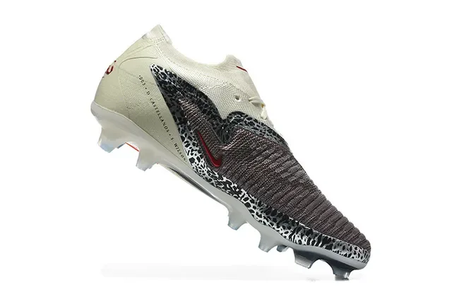 Nike Chaussures de football Beige Noir Upper Knit Overlay Imprimé Léopard Surface ferme 3