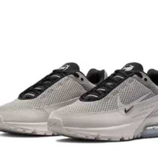 Nike Beige Black Mesh Upper Visible Air Cushioning Lifestyle Sneakers