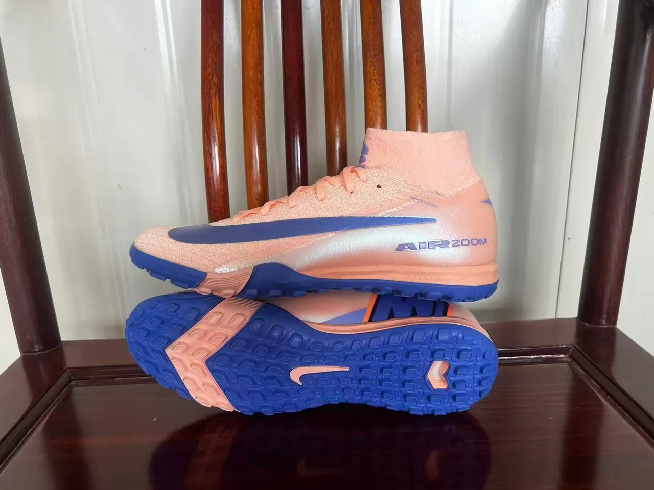 Nike Beige Bleu Chaussures de Football Hautes avec Col de Chaussette et Semelle pour Gazon 7