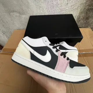 Nike Beige Pink Low-Top Suede And Leather Panel Construction Lifestyle Sneakers