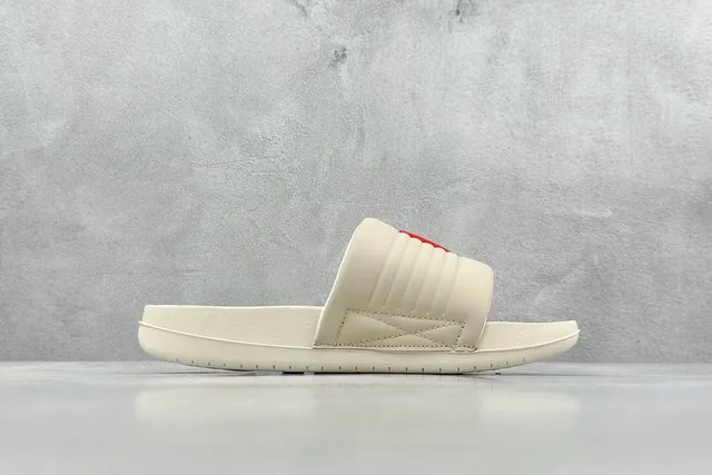 Nike Benassi Beige Red Ribbed Strap Branded Heel Tab Slippers 8