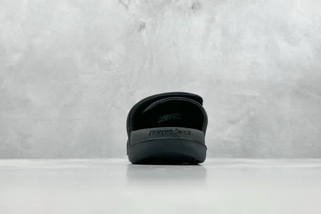 Nike Benassi JDI Black Slippers 5