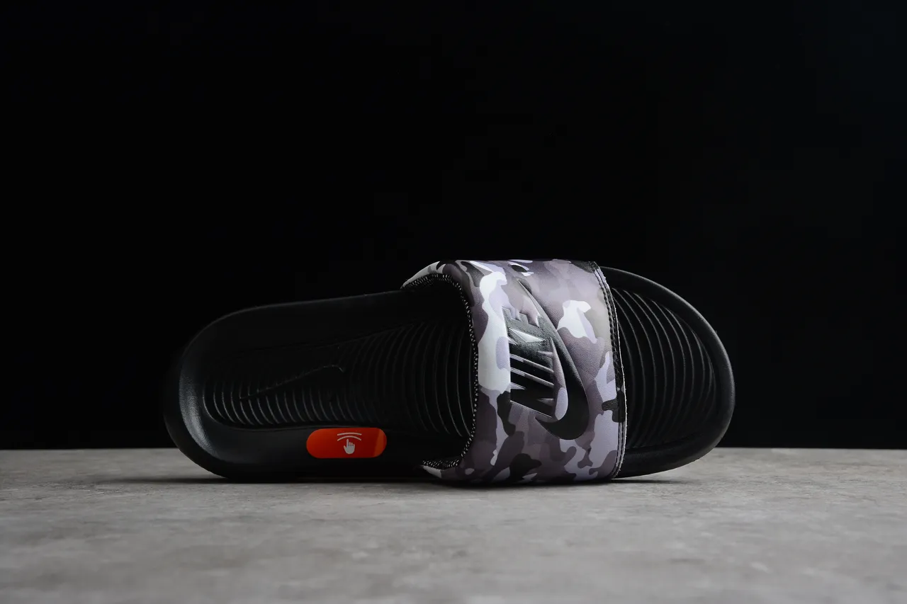 Nike Benassi JDI Camouflage Print Slipper 10