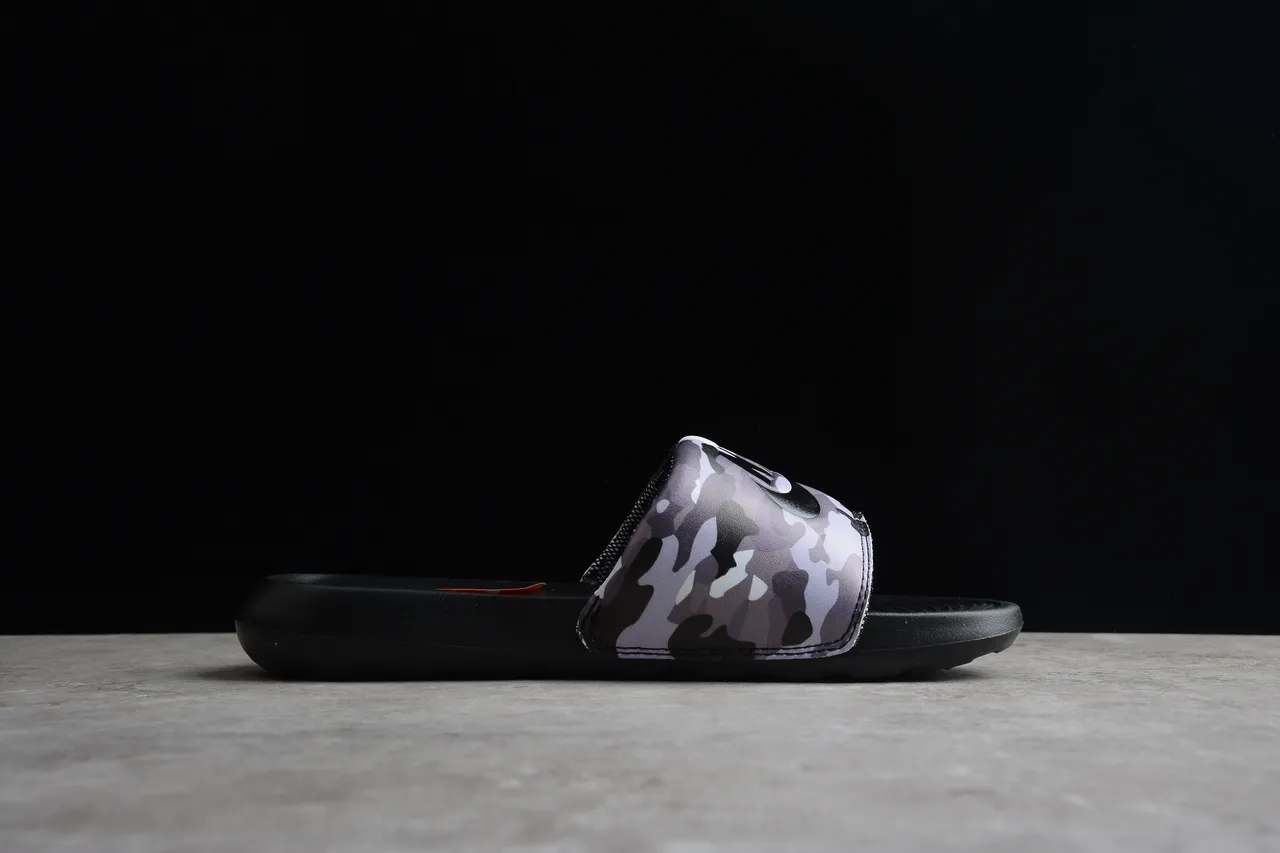 Nike Benassi JDI Camouflage Print Slipper 11