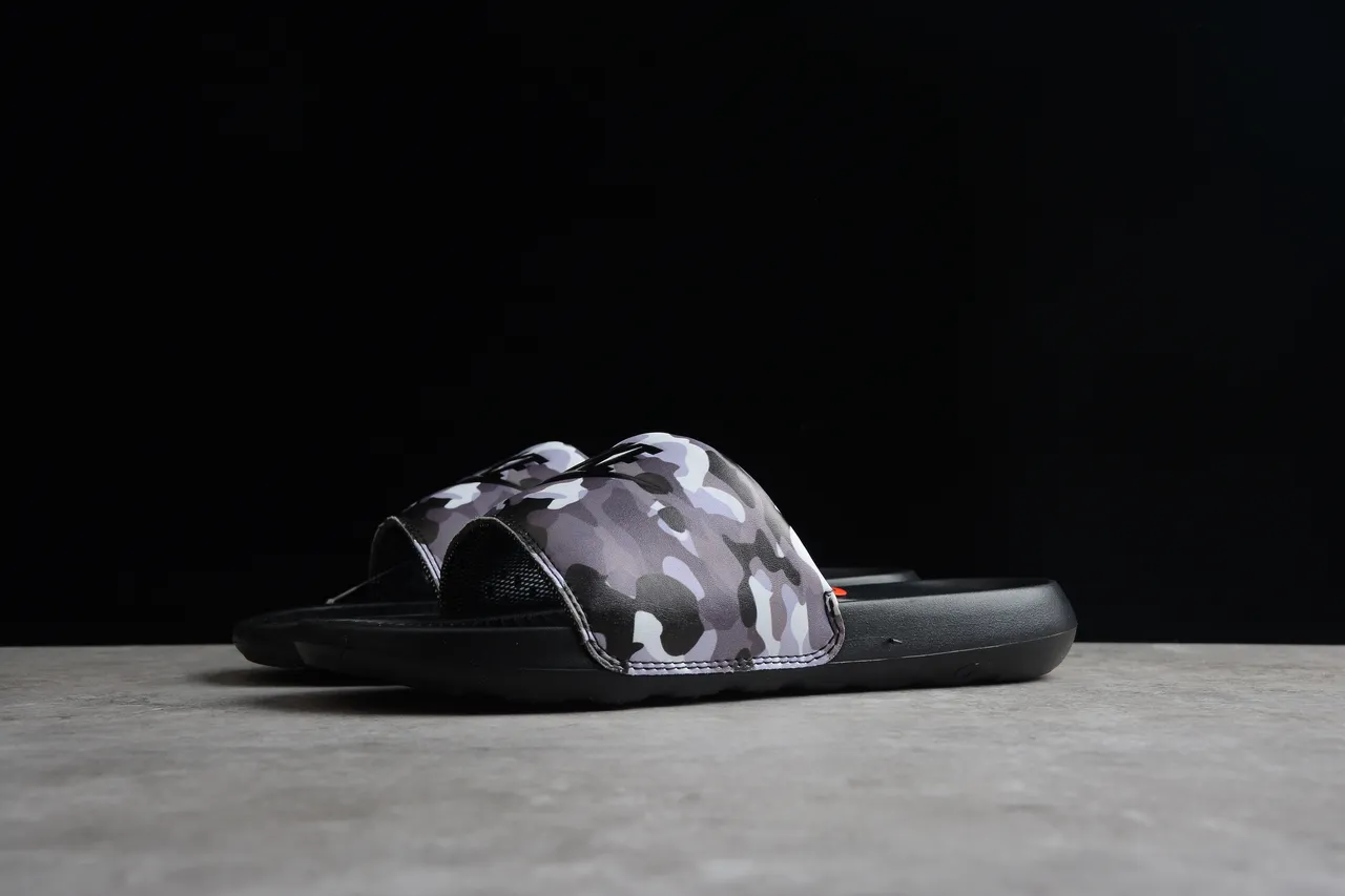 Nike Benassi JDI Camouflage Print Slipper 12