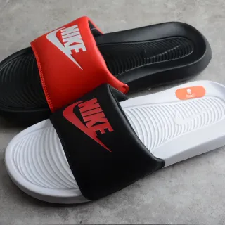 Nike Benassi JDI चप्पल