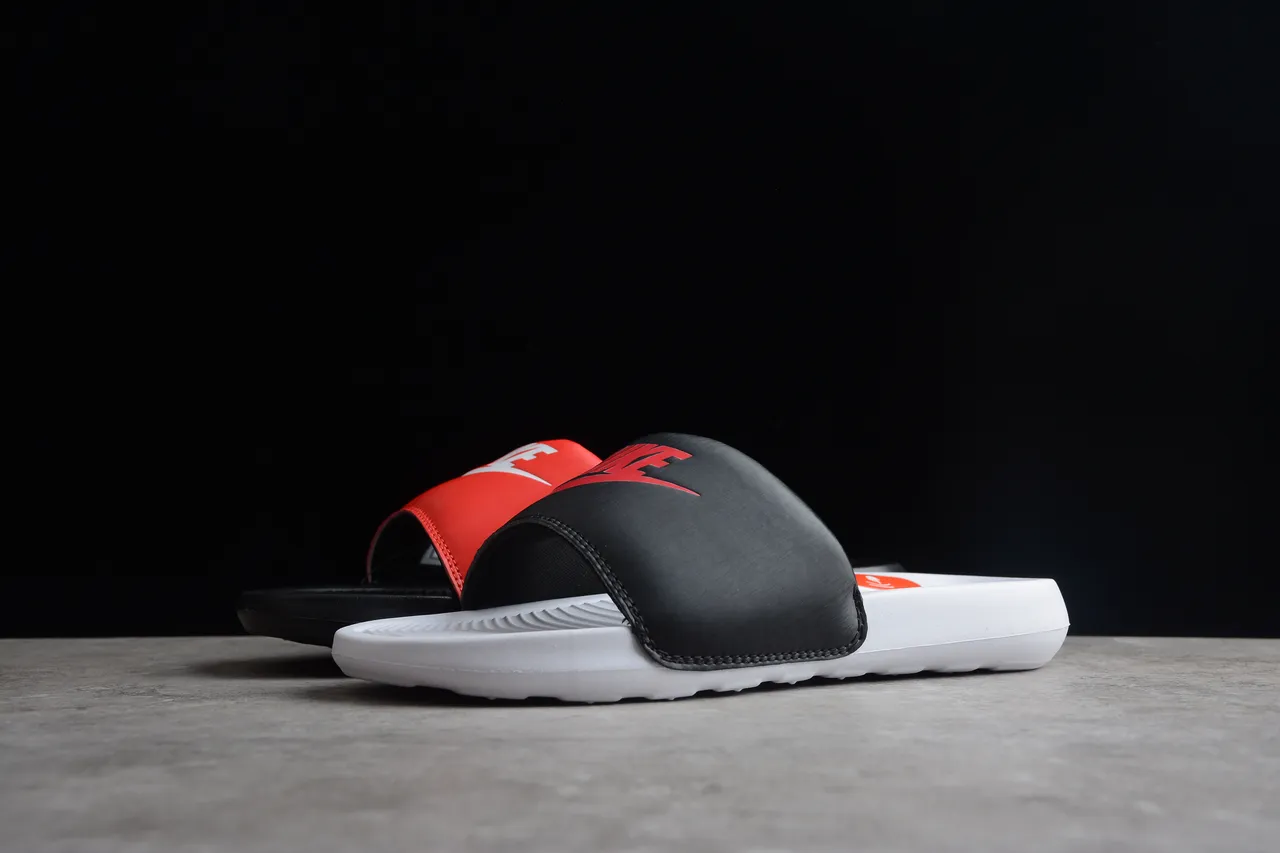 Nike Benassi JDI Slide Slipper 12