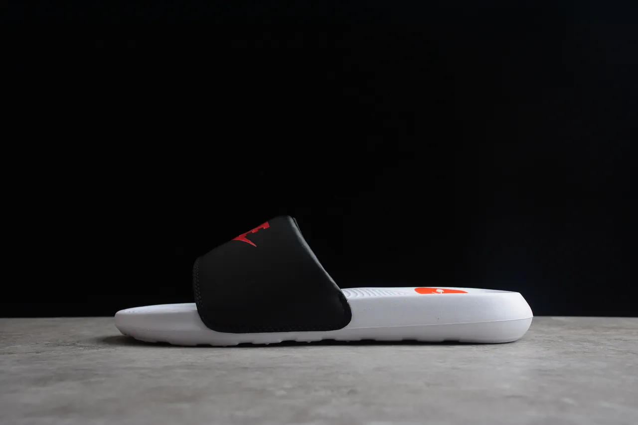 Nike Benassi JDI Slide Slipper 13