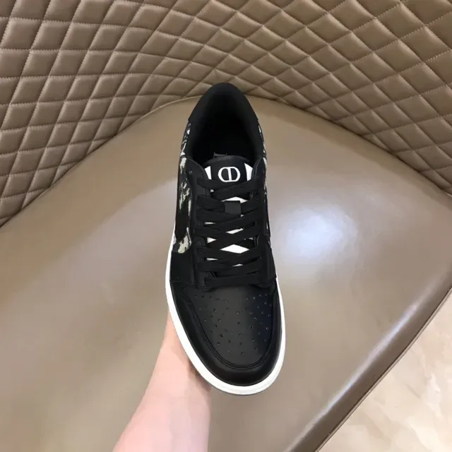Nike Black Beige Low-Top Monogrammed Side Panel Lifestyle Sneakers 4