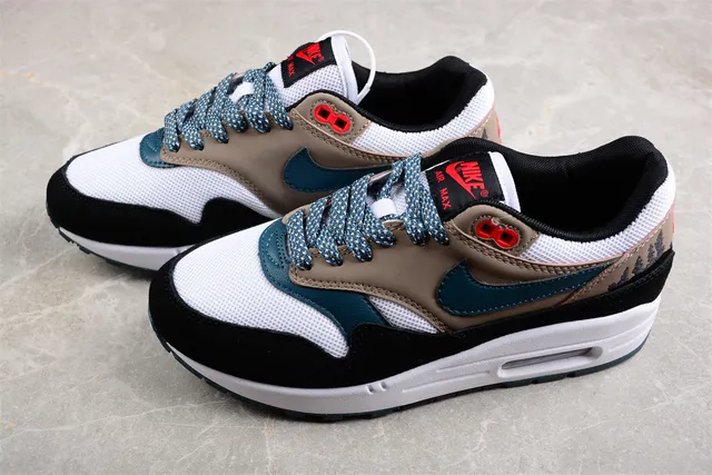 Nike Black Beige Low-Top Silhouette Layered Mixed-Material Upper Lifestyle Sneakers 6