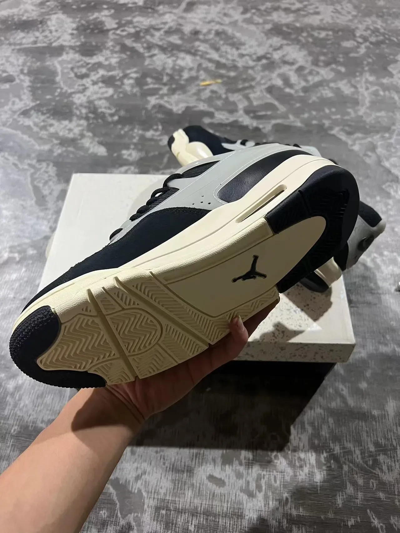 Nike Black Beige Sculpted Midsole Layered Synthetic And Mesh Upper Lifestyle Sneakers 6