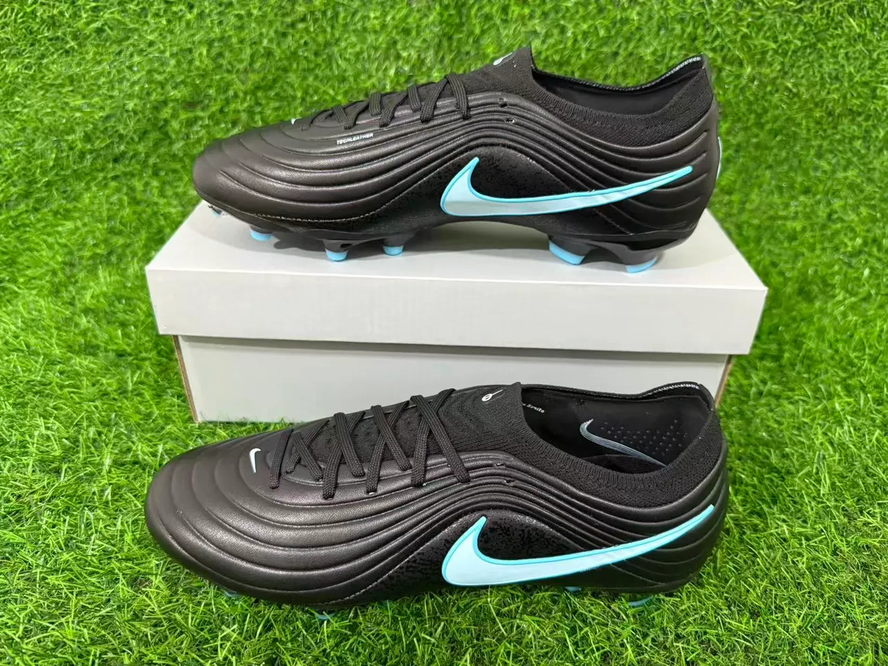 Nike Black Blue Ribbed Synthetic Upper Low-Cut Collar Firm-Ground Soccer Shoes 9