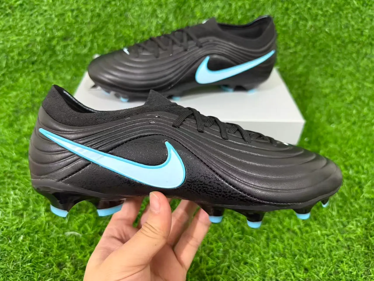 Nike Black Blue Ribbed Synthetic Upper Low-Cut Collar Firm-Ground Soccer Shoes 11