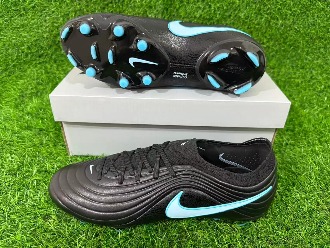 Nike Black Blue Ribbed Synthetic Upper Low-Cut Collar Firm-Ground Soccer Shoes 16
