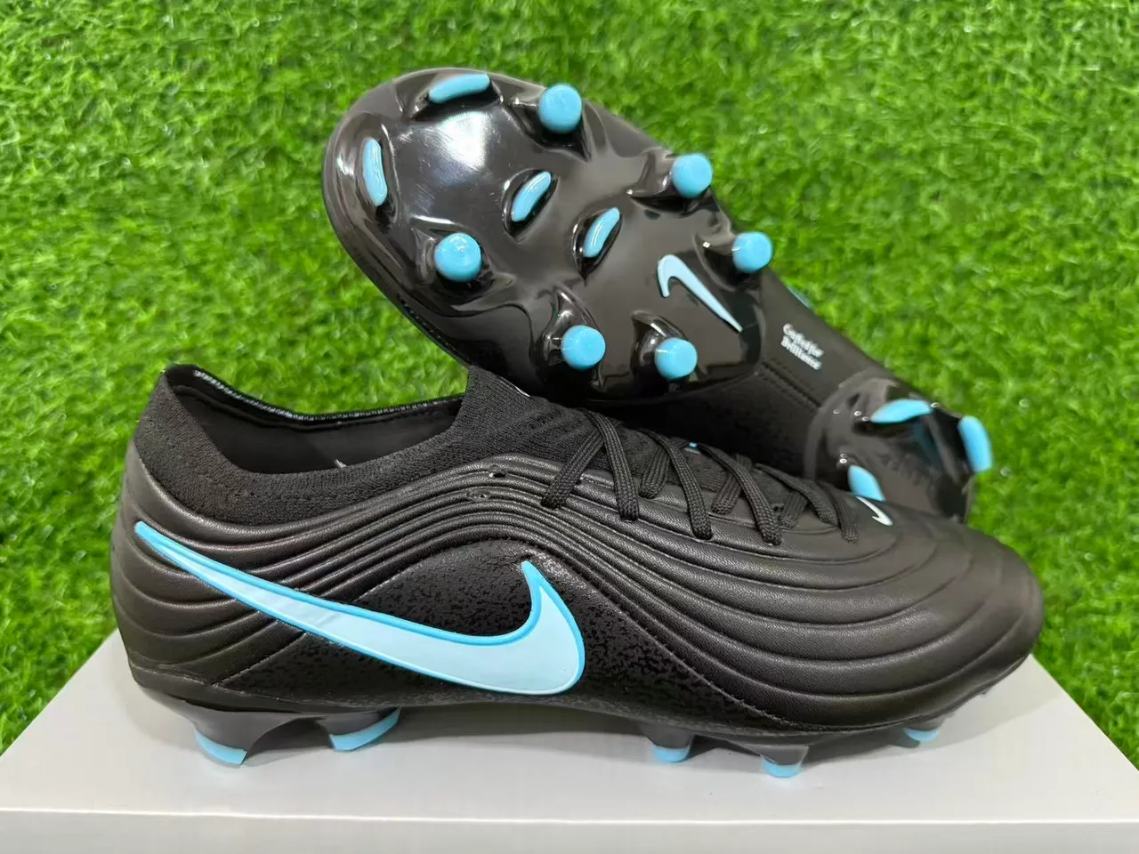 Nike Black Blue Ribbed Synthetic Upper Low-Cut Collar Firm-Ground Soccer Shoes 17