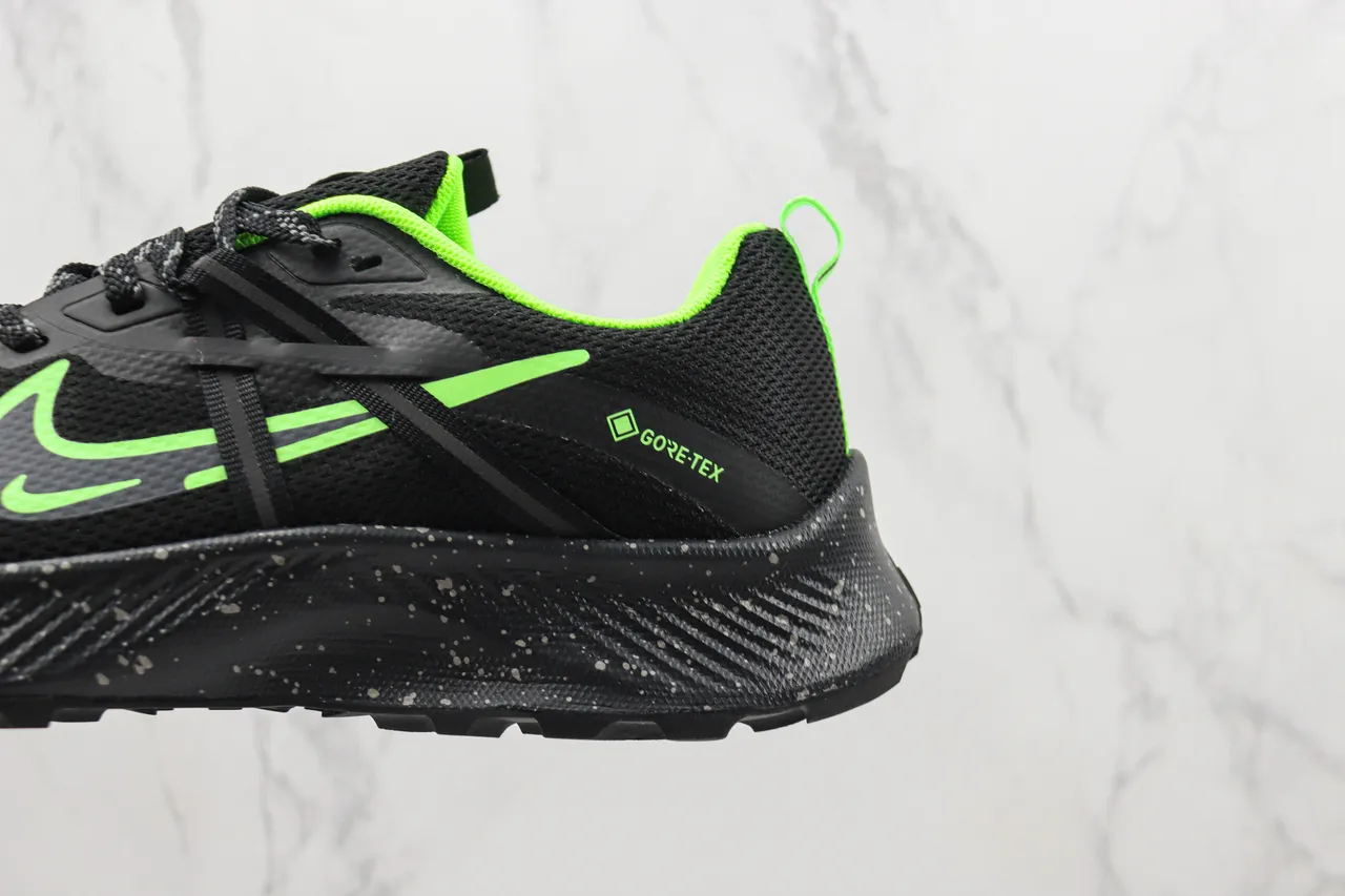 Nike Chaussures de running avec upper en mesh noir et vert, imperméabilisation GORE-TEX 7