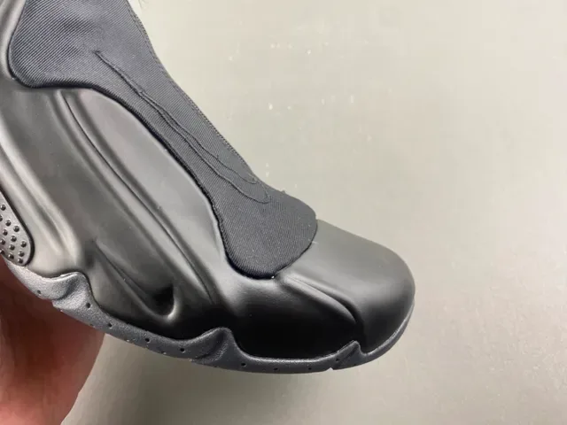Nike Tênis Lifestyle Pretos com Upper de Espuma Moldada e Colar de Meia Integrado 2