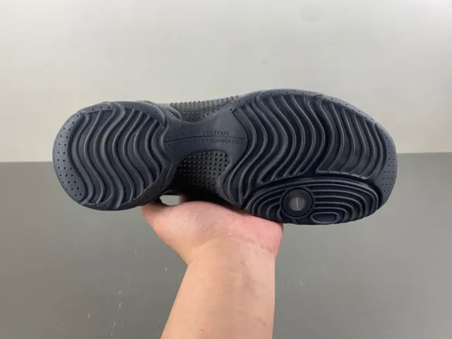 Nike Tênis Lifestyle Pretos com Upper de Espuma Moldada e Colar de Meia Integrado 7
