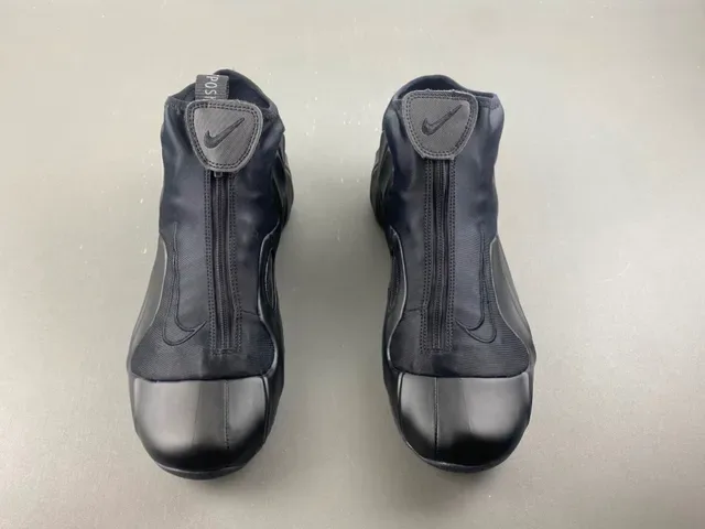Nike Tênis Lifestyle Pretos com Upper de Espuma Moldada e Colar de Meia Integrado 9