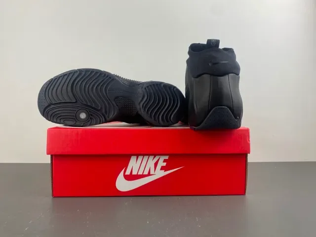 Nike Tênis Lifestyle Pretos com Upper de Espuma Moldada e Colar de Meia Integrado 14