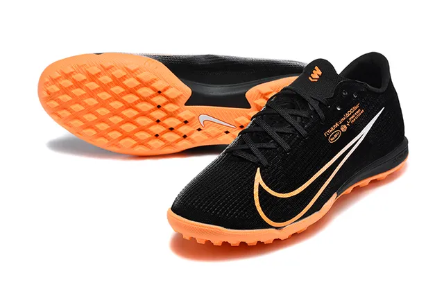 Nike Noir Orange Flyweave Tige tricotée ACC Marquage Chaussures de football intérieur 6