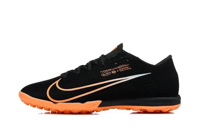 Nike Noir Orange Flyweave Tige tricotée ACC Marquage Chaussures de football intérieur 10