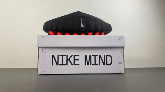 Nike Black Orange Laceless Perforated Upper Sneakers 16