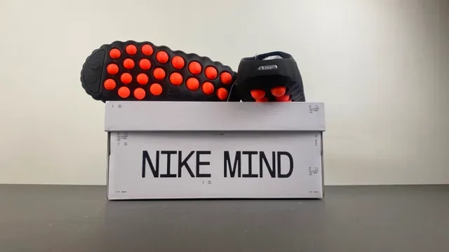 Nike Black Orange Laceless Perforated Upper Sneakers 17
