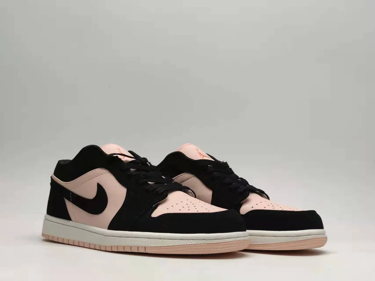 Nike Black Pink Low-Top Suede And Leather Panelled Lifestyle Sneakers 2