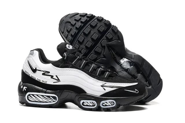 Nike Black White Air Cushioning Layered Upper Lifestyle Sneakers 4