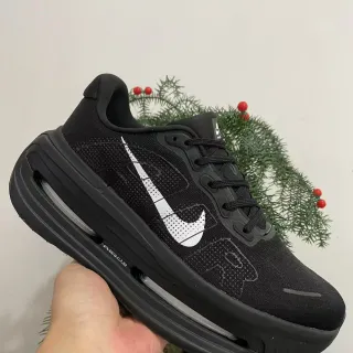 Nike Noir et Blanc Plein longueur Visible Air Zoom Unit Tricot maille supérieure Chaussures de course