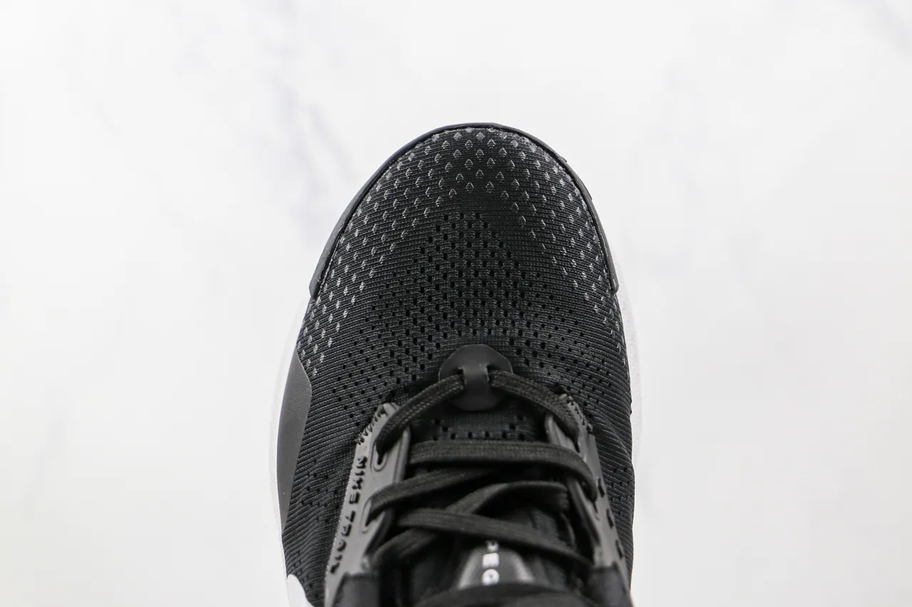 Nike 黑色 白色 网面鞋面 雕塑中底 跑鞋 5