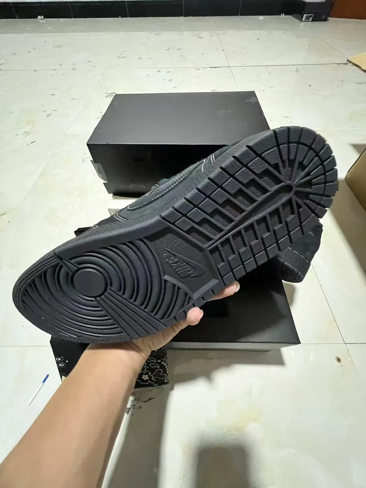 Nike Black White Suede And Leather Upper Contrast Stitching Lifestyle Sneakers 5