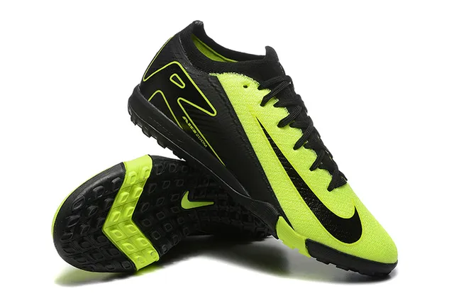 Nike Black Yellow Low-Cut Outsole Turf Soccer Shoes 6