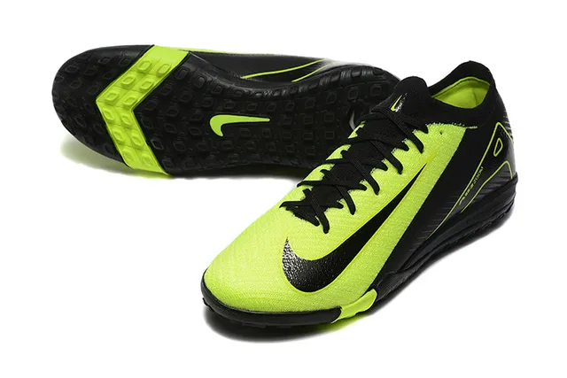 Nike Black Yellow Low-Cut Outsole Turf Soccer Shoes 7
