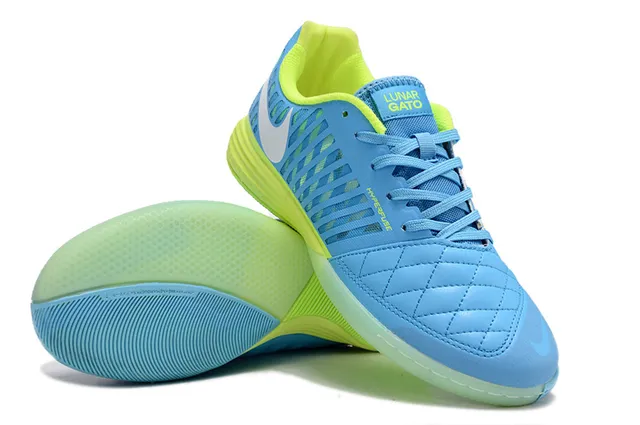 Nike Chaussures de soccer indoor bleu vert avec capuche d'orteil matelassée perforée synthétique cage 4
