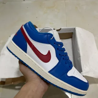 Nike Blue Red Low-Top Leather Upper Lifestyle Sneakers