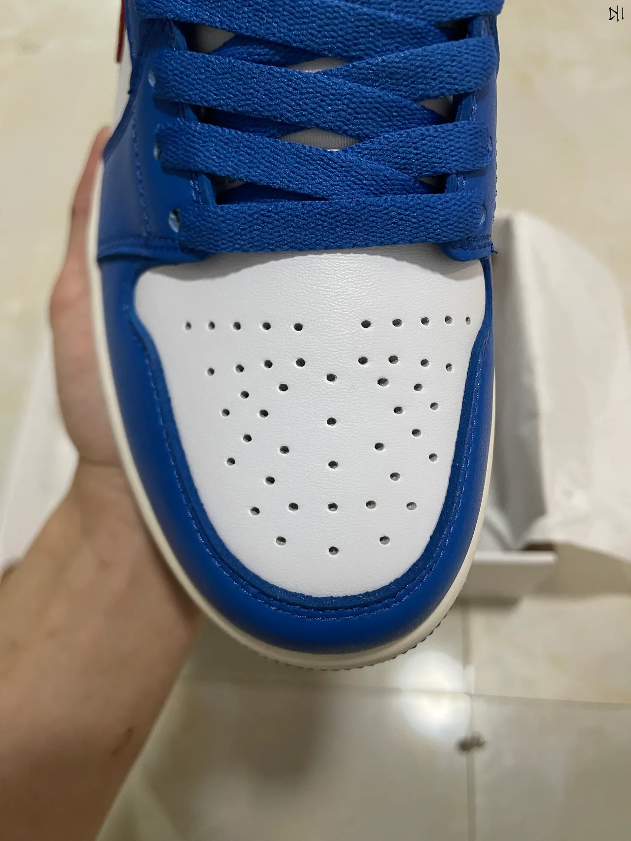 Nike Blue Red Low-Top Leather Upper Lifestyle Sneakers 3