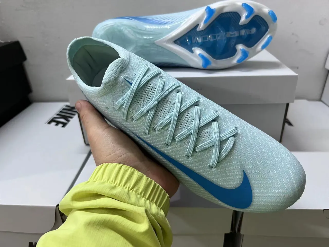 Nike Blue Transparent Low-Cut Sock-Fit Upper Flyknit-Style Engineered Mesh Firm-Ground Soccer Shoes 13