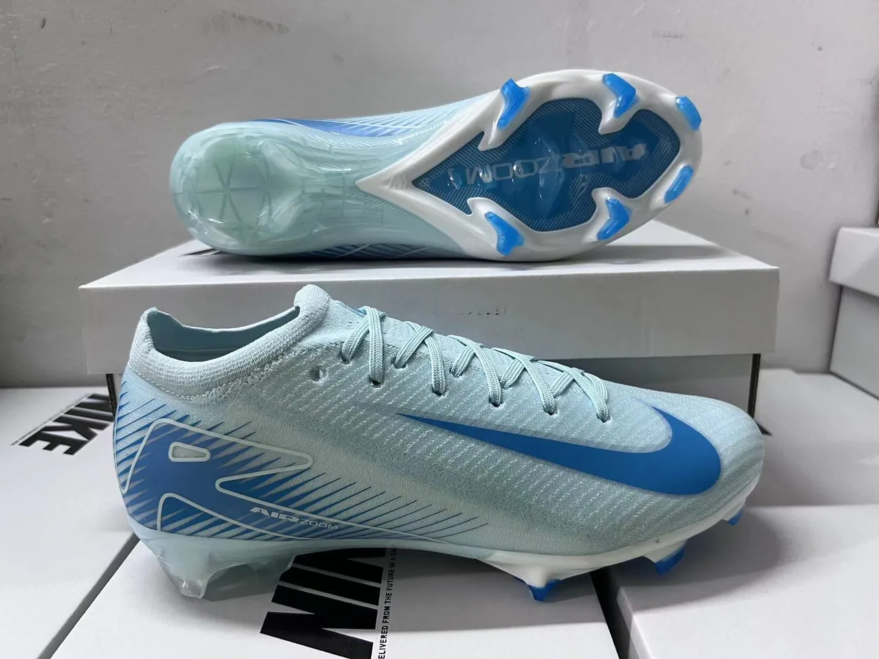 Nike Blue Transparent Low-Cut Sock-Fit Upper Flyknit-Style Engineered Mesh Firm-Ground Soccer Shoes 14