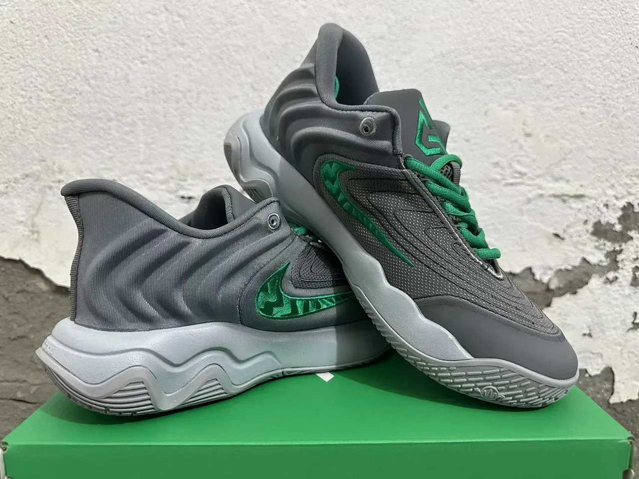 Nike Cosmic Unity Gray Green Lifestyle Sneakers 5