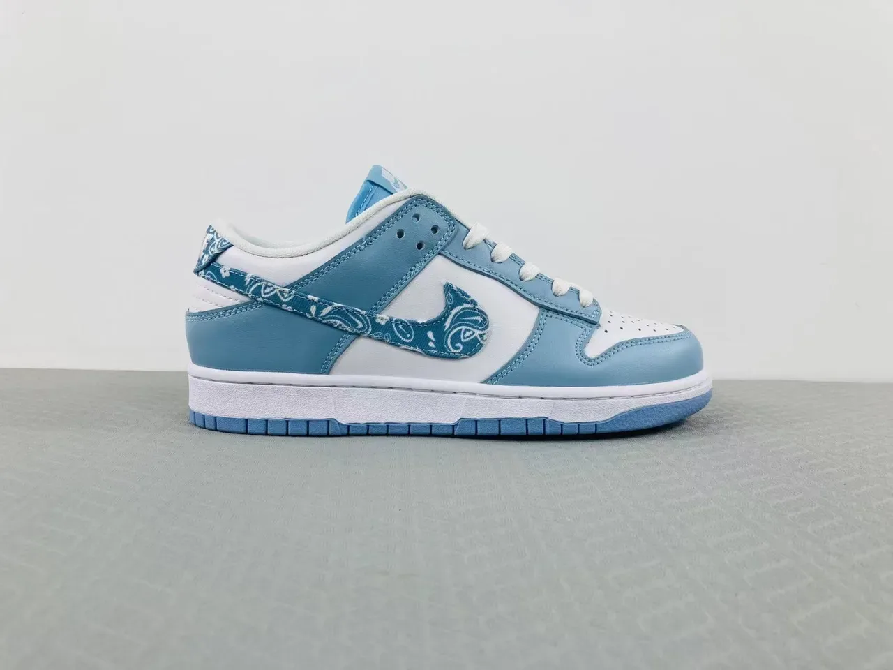 Nike Dunk Low Bandana Print Light Blue White Lifestyle Sneakers 16
