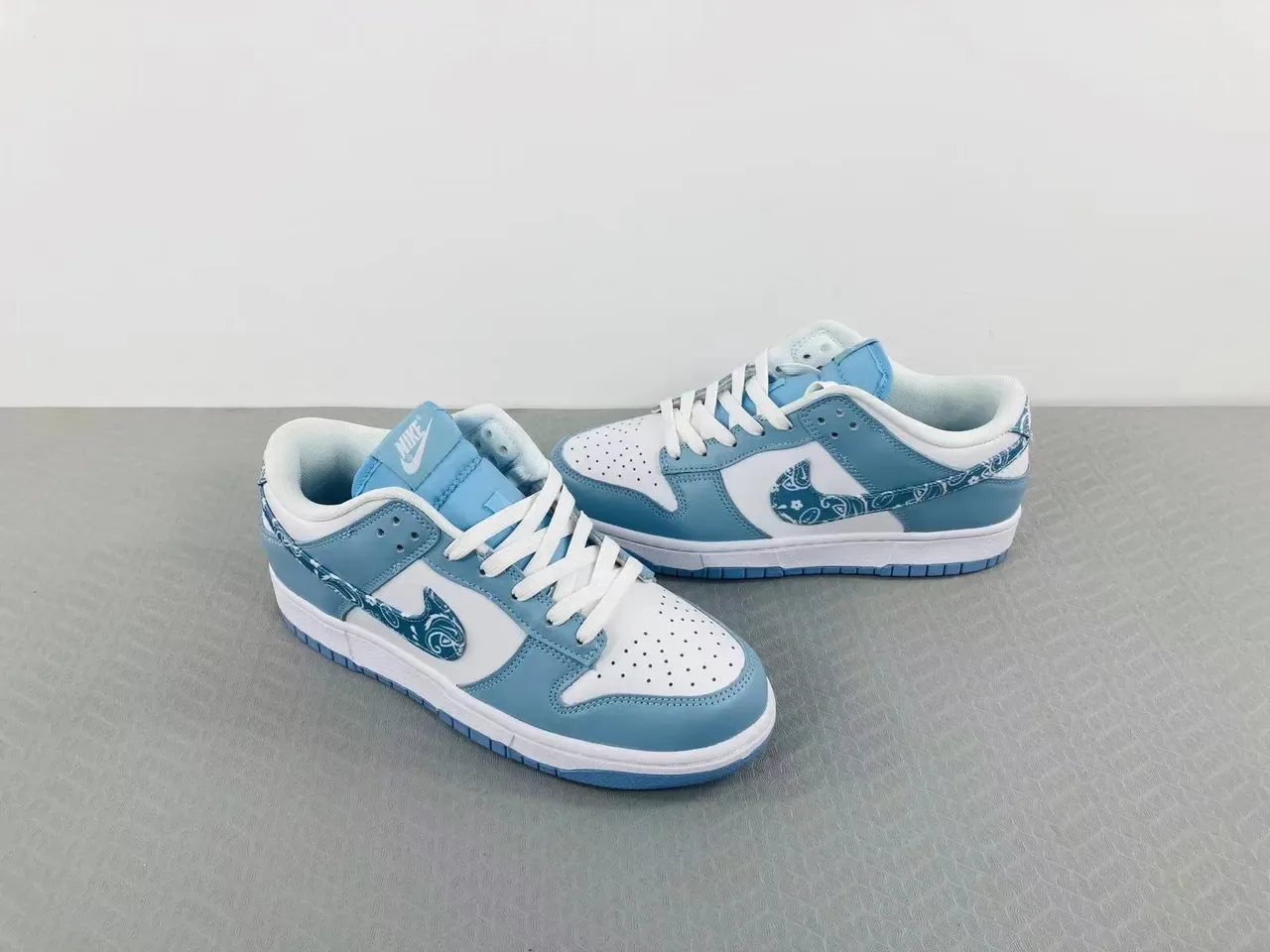 Nike Dunk Low Bandana Print Light Blue White Lifestyle Sneakers 17
