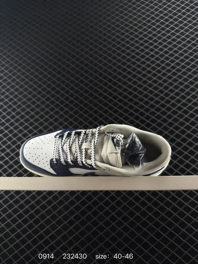 Nike Dunk Low Beige and Navy Lifestyle Sneakers 4