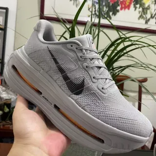 Nike Gris Noir Tige en maille ingénierisée Visible Unité Air Zoom Chaussures de course