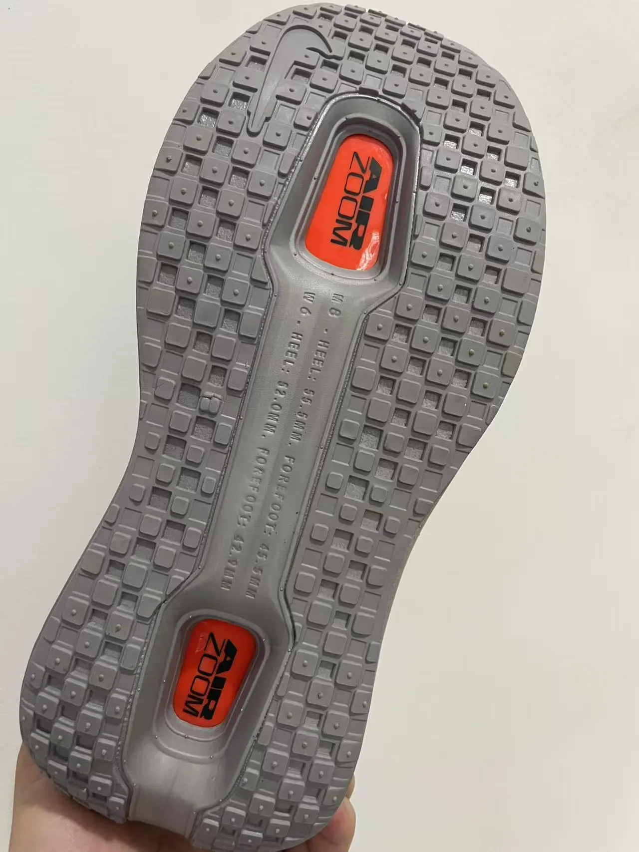 Nike Gray Black Engineered Mesh Upper Visible Air Zoom Unit Running Shoes 2