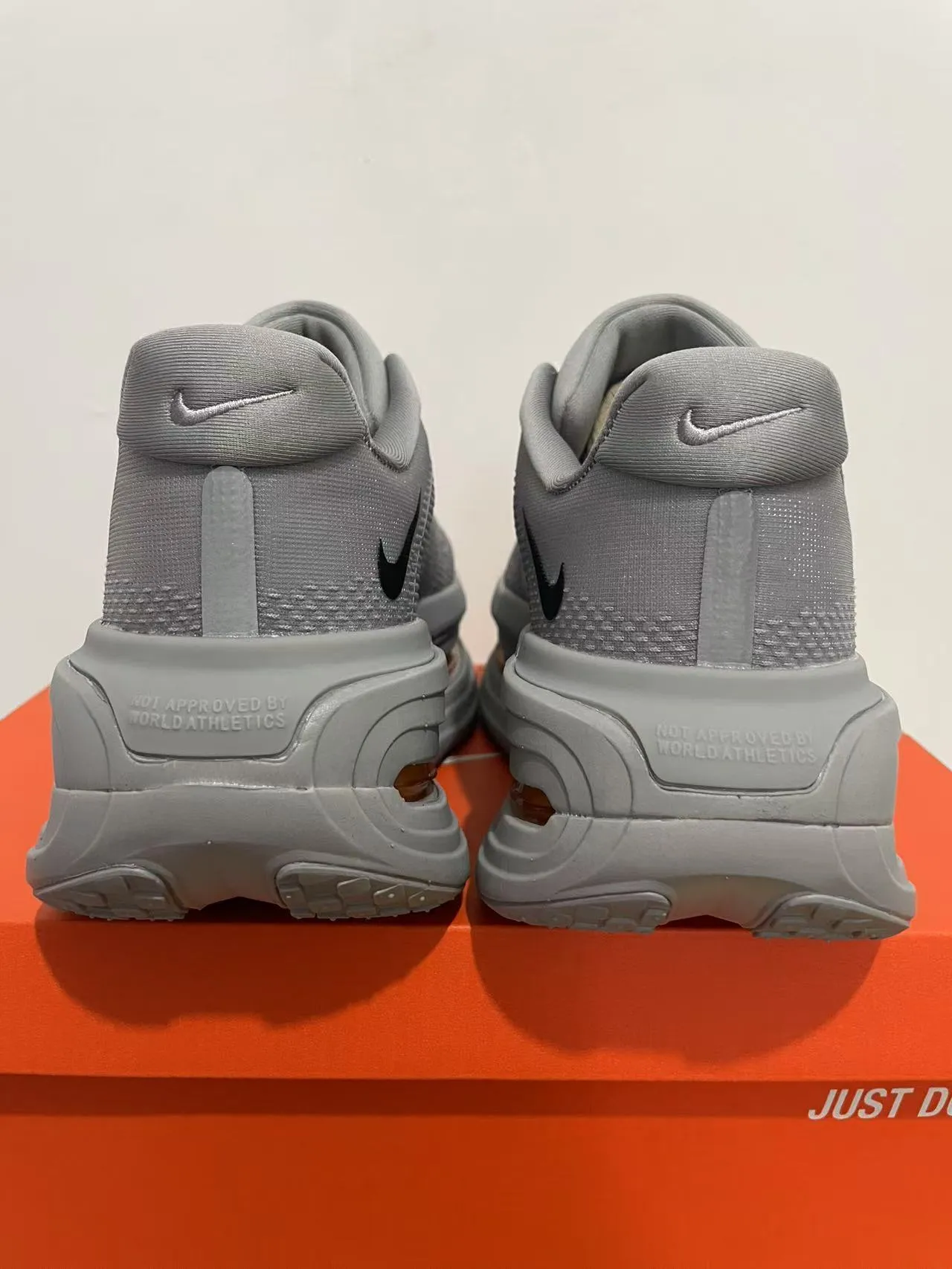 Nike Gray Black Engineered Mesh Upper Visible Air Zoom Unit Running Shoes 4